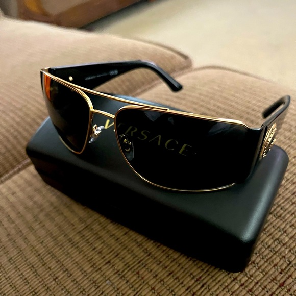 Versace shades - Picture 3 of 3